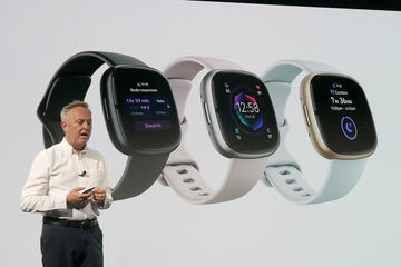 Fitbit、新スマートウォッチは運動の「Versa 4」と健康の「Sense 2 