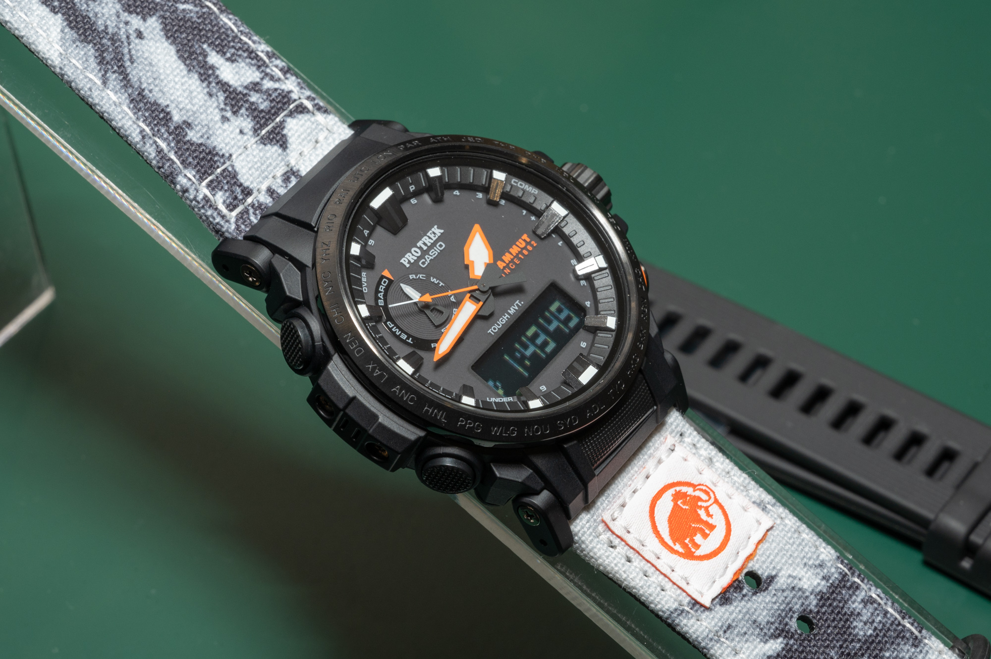 PRO TREK×MAMMUT、オレンジとクロスバンドのコラボモデル - Impress Watch