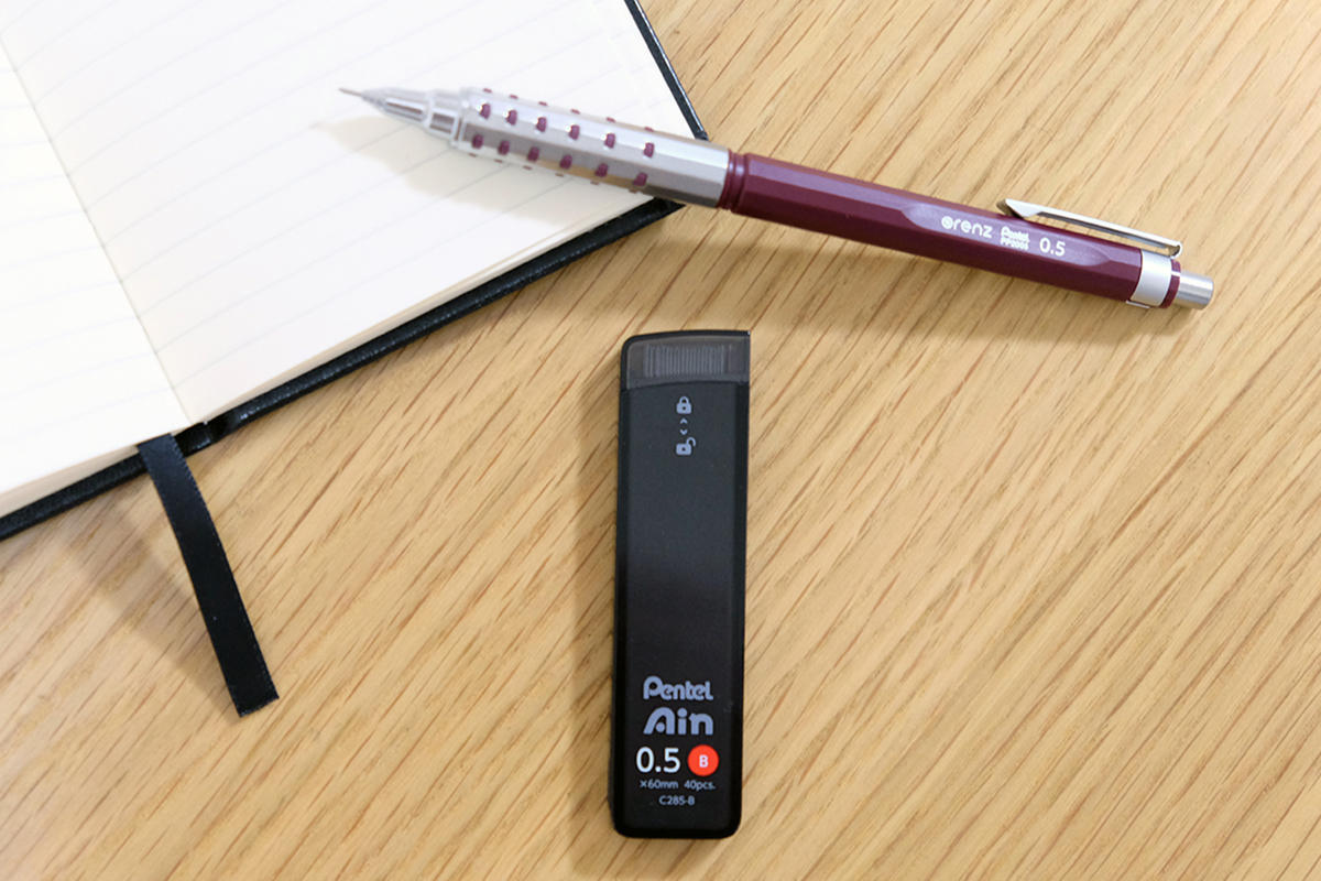 シャープペン替芯にいま求められるもの 「Pentel Ain」のなめらかな