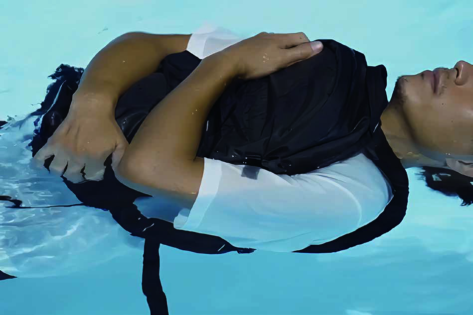 エース、水難時に浮袋になるビジネスリュック「フロートビズリュック