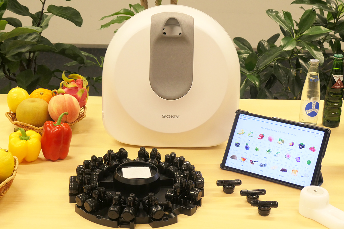 ソニー、40種類のにおいを切り替えて放出する「におい提示装置