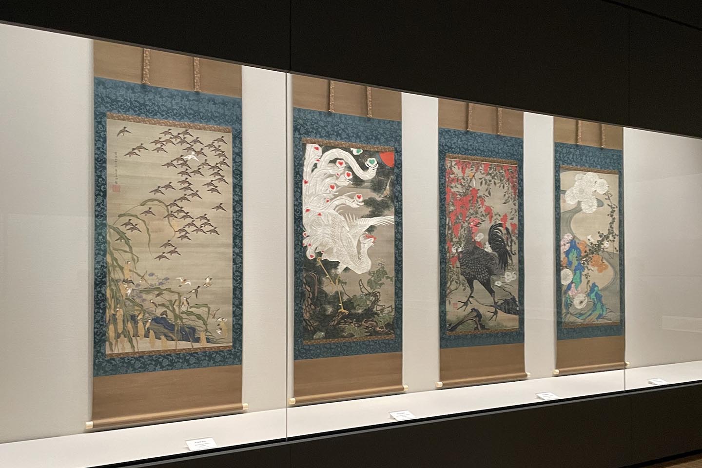 皇室の国宝も展示「皇居三の丸尚蔵館」開館 伊藤若冲《動植綵絵》など