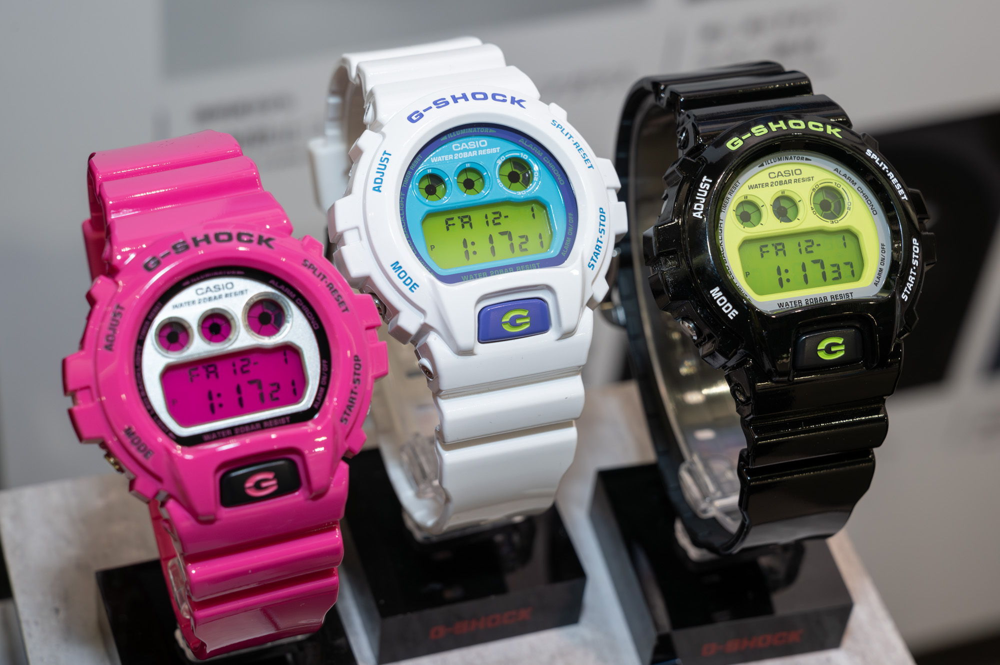 G-SHOCK、三つ目のDW-6900“クレイジーカラー”復刻 - Impress Watch