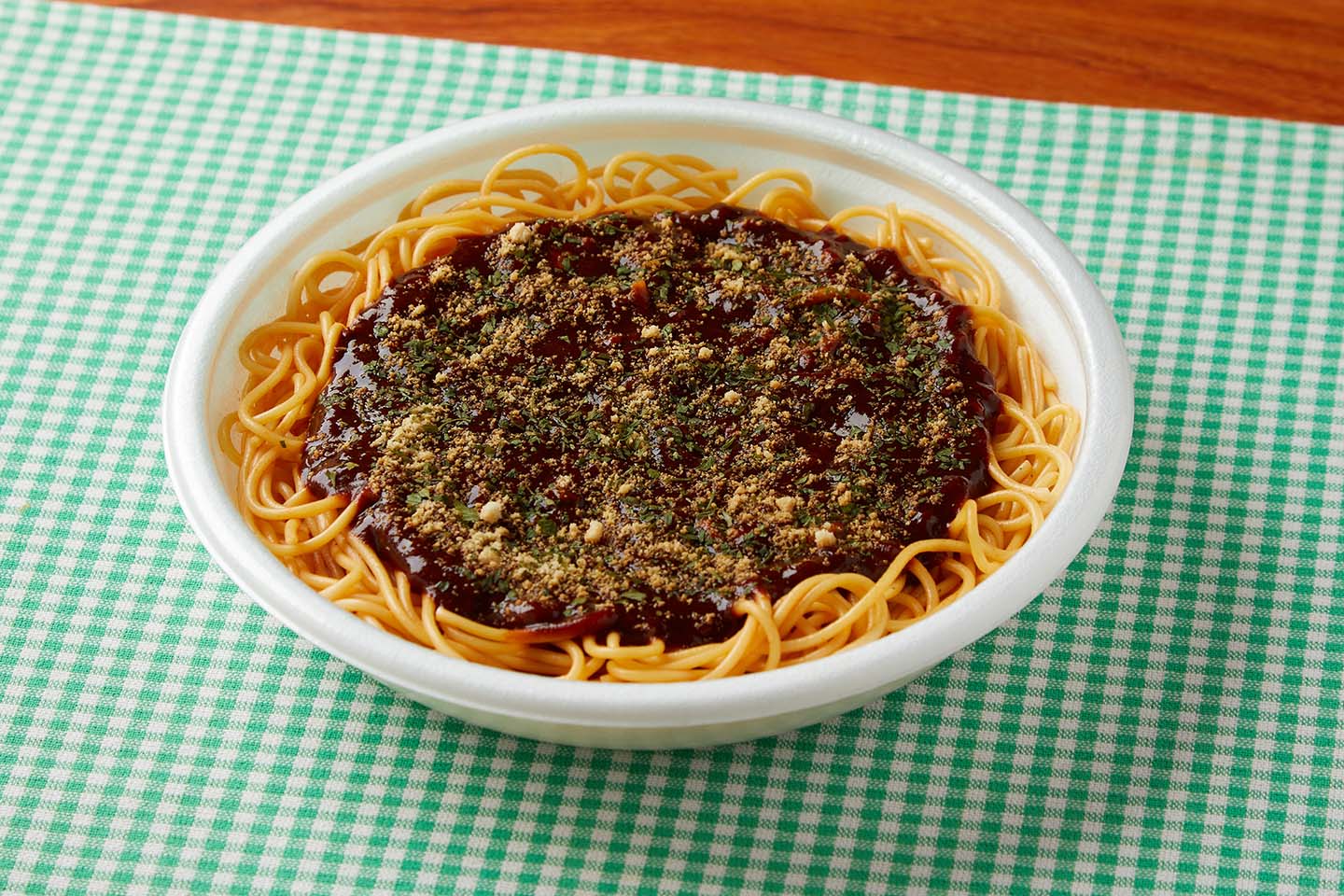 ファミマ、群馬の名物イタリアン「シャンゴ」監修「生パスタの