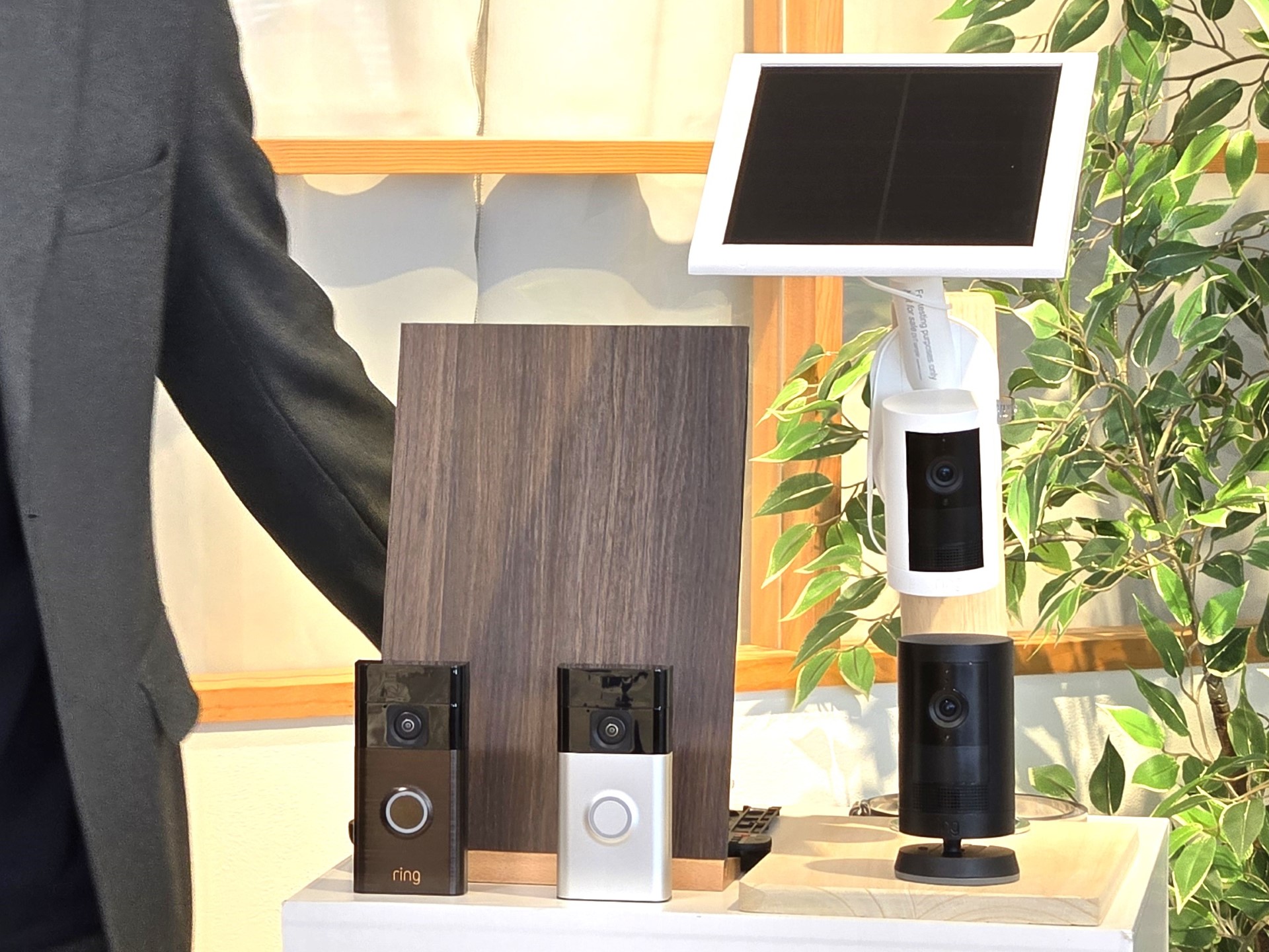 アマゾン、日本の住宅事情に合わせた「Ring」ドアベルと防犯カメラ