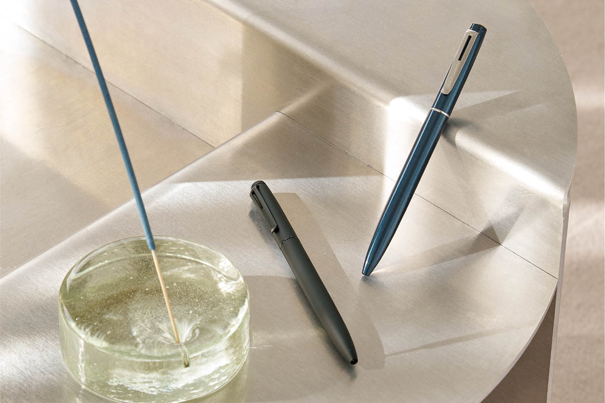 ジェットストリーム プライム」に回転繰り出し式シングルと多機能3&1