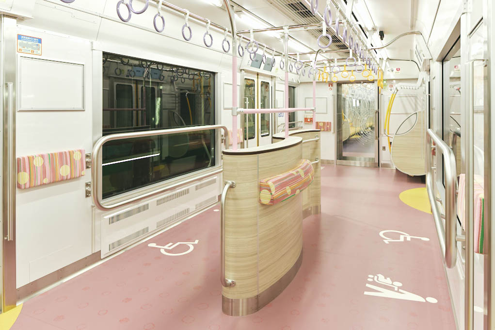 京王、大型フリースペース設置の新型通勤車両「2000系」 - Impress Watch