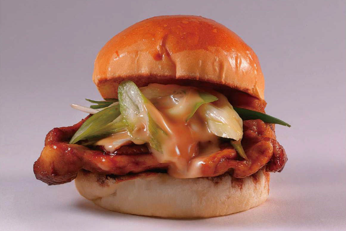 鳥貴バーガー再出発 チキンバーガーをやめて焼鳥バーガー店に