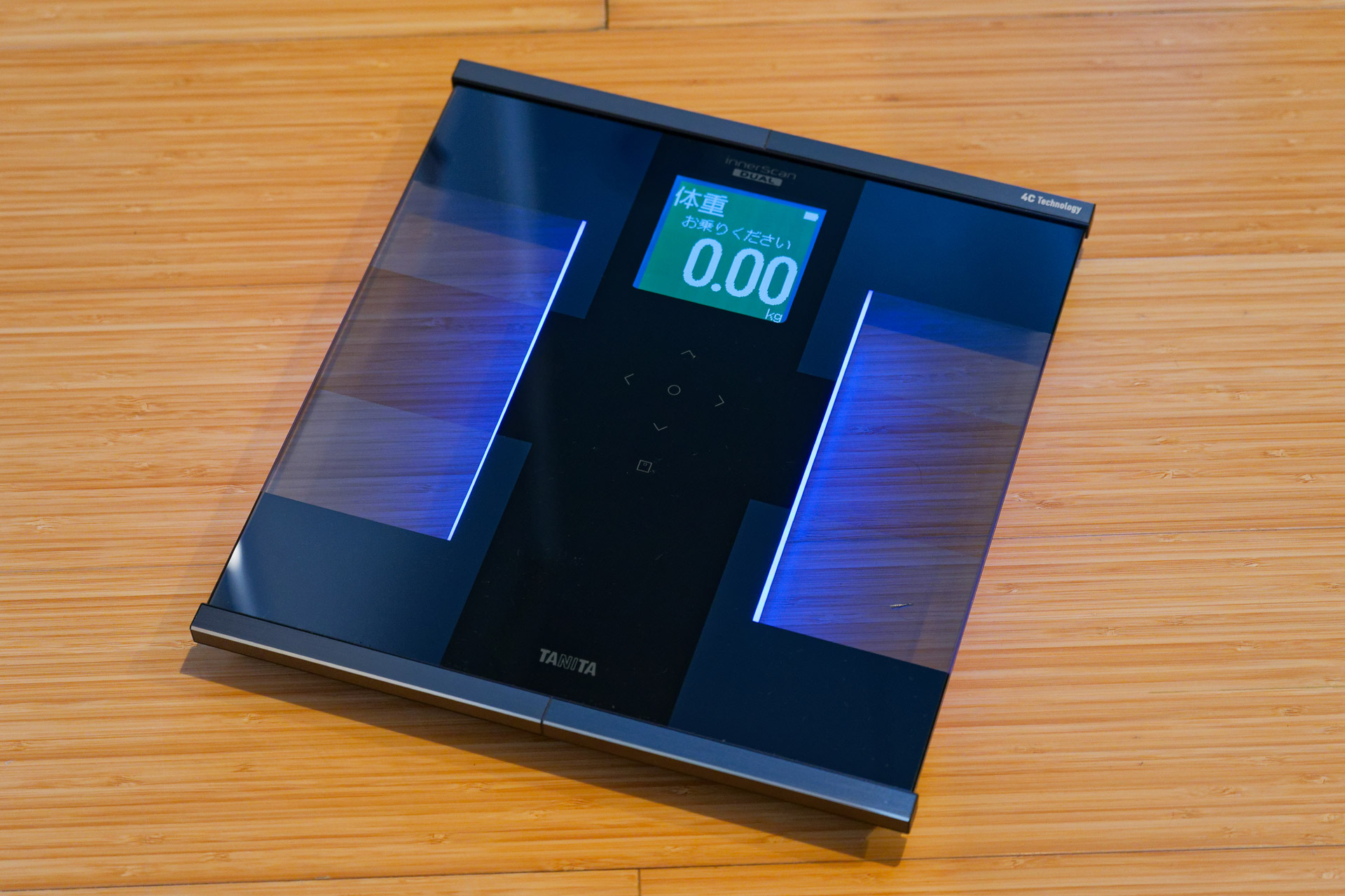 TANITA（タニタ） 体組成計 RD-931L 定価¥41,800 Amazon.co.jp: タニタ 体組成計 RD-931L【”はかる”で暮らしと向き合う