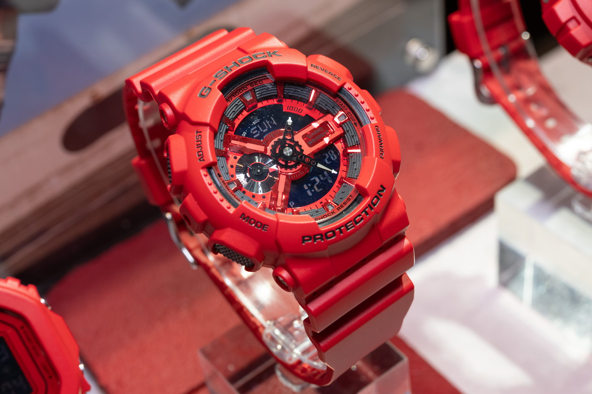 G-SHOCK、オールレッド+ブラックの定番4機種 - Impress Watch
