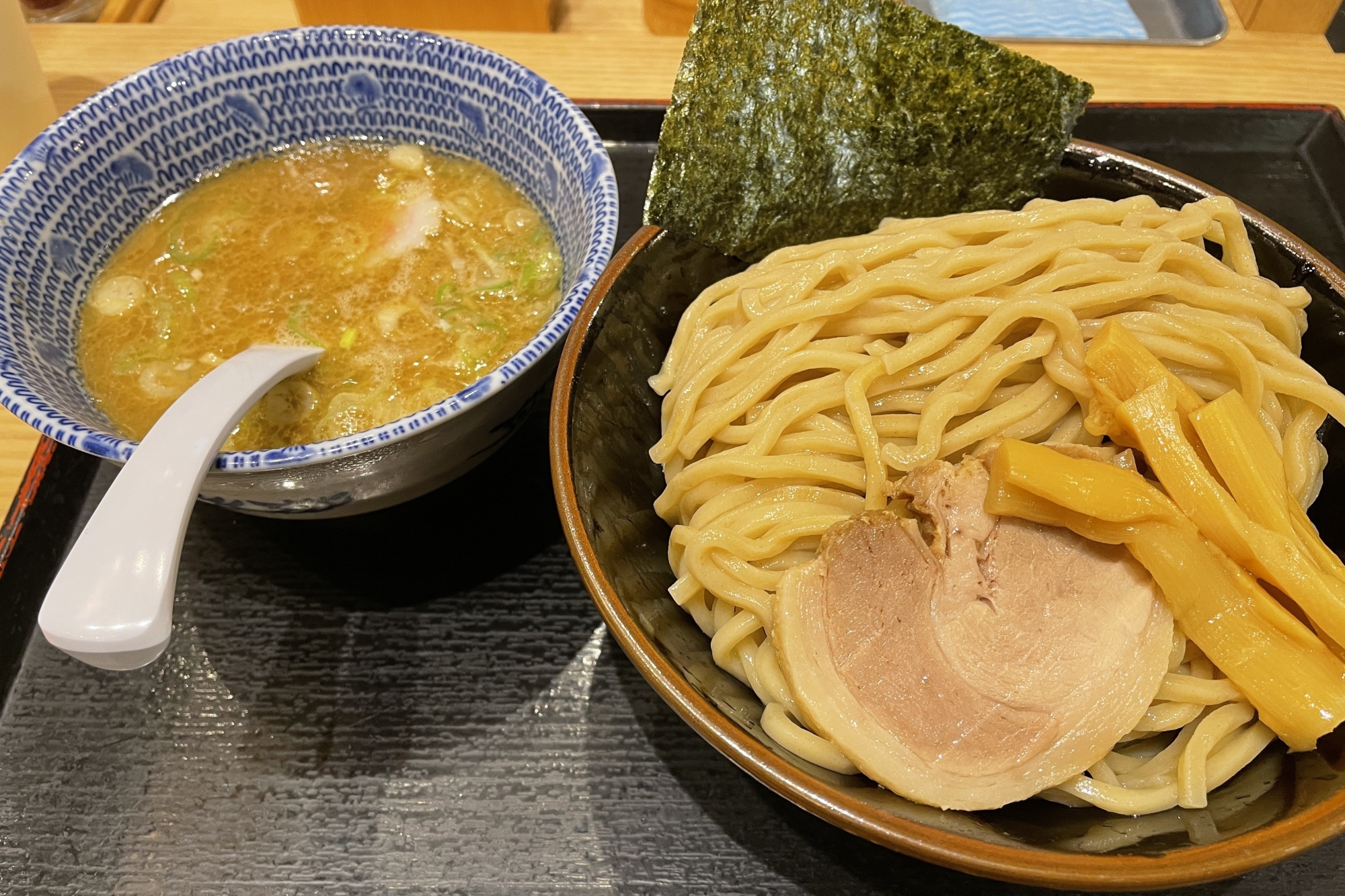 松屋フーズ、つけ麺「六厘舎」の松富士を買収 ラーメンを第3の柱に