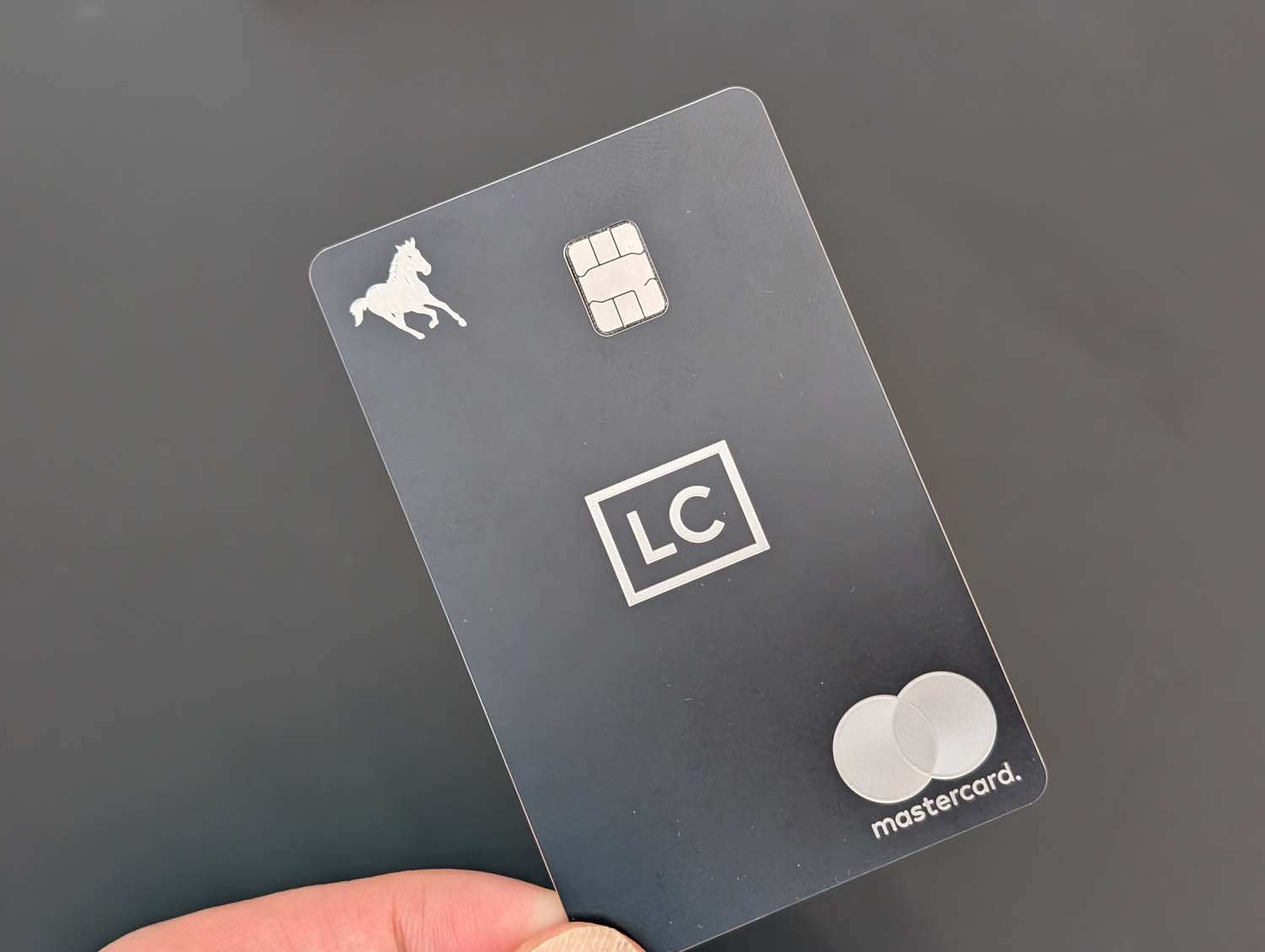 拡大する富裕層向け高級カードのユニークな世界【鈴木淳也のPay