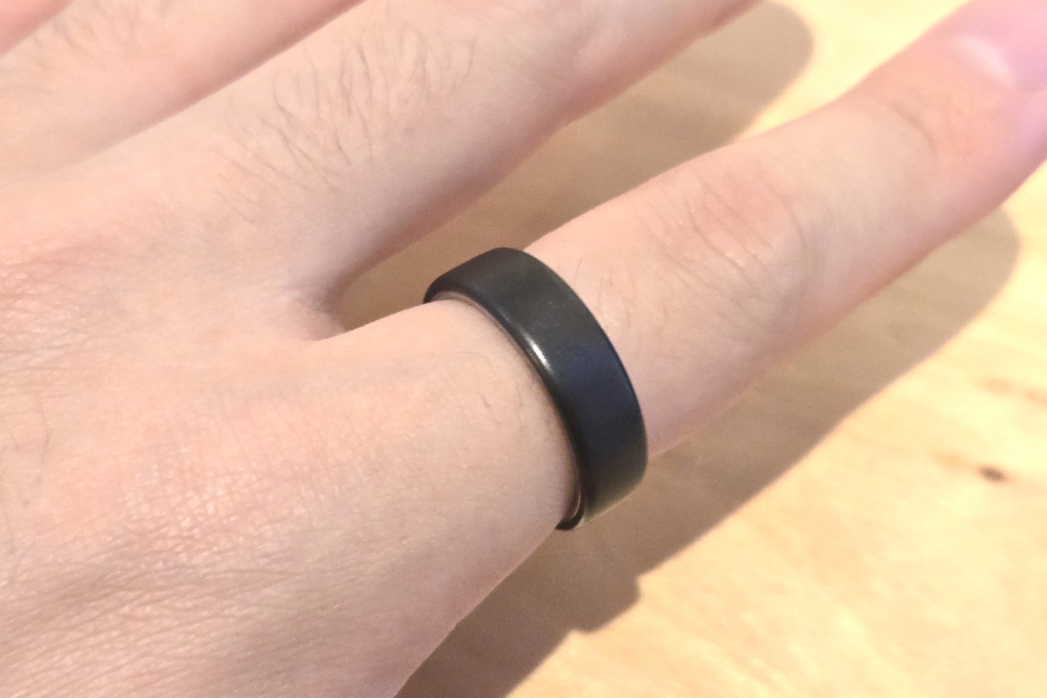 【ミニレビュー】小さくなって“着け続ける”価値が増した　Oura Ring 5の真価