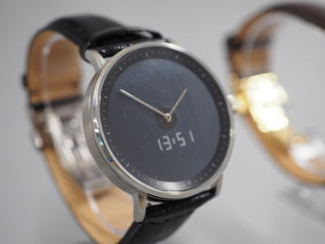 機能がミニマル”なスマートウォッチ「GLAGOM ONE」。E-Inkで30日使える