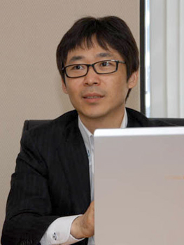 パク・ユングン氏