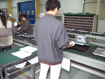 1人1人が担当する作業箇所はミスを少なくするため少ない。