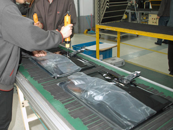 6秒に1台のペースで生産されていくE50VR。