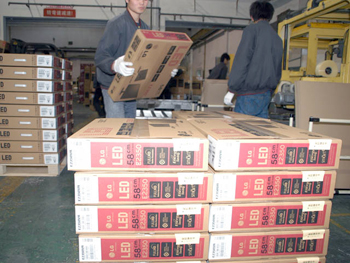 こうしてE50VR立ちは日本へと旅立ち、ユーザー達の手の元へ